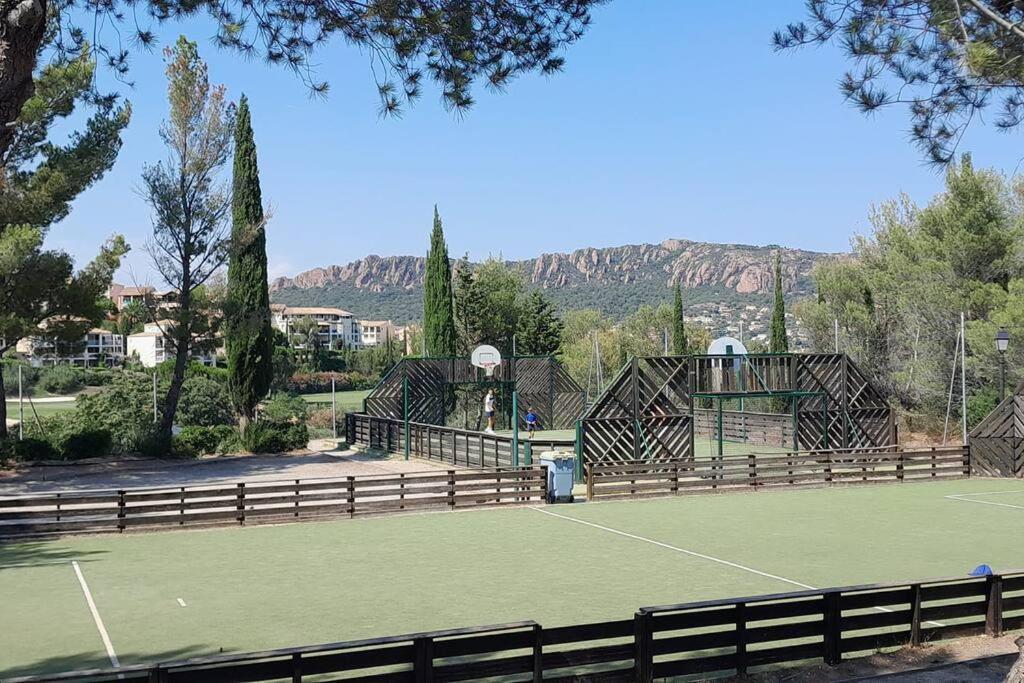 Dans Un Cadre D'Exception, Vue Mer Panoramique A Agay Cote D'Azur, Village Vacances Cap Esterel, T2 Avec Jardin, Golf, Climatisation, Wifi, 5 Piscines Saint-Raphaël Εξωτερικό φωτογραφία